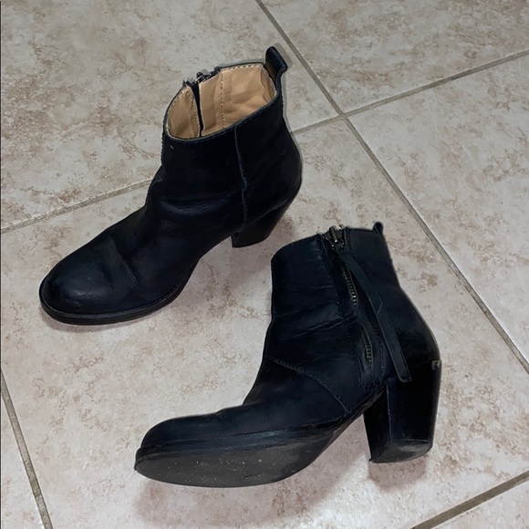 Acne Studios Shoes - Acne pistol boots in black